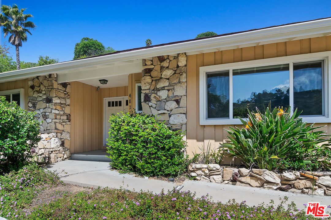 4031 Deerhorn Dr