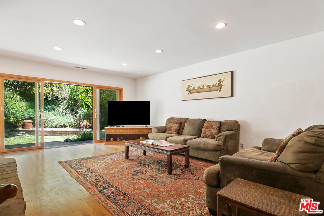 4031 Deerhorn Dr