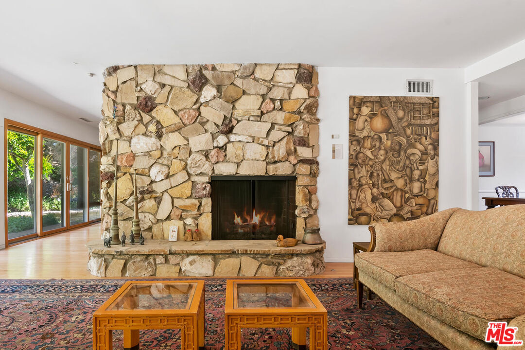 4031 Deerhorn Dr