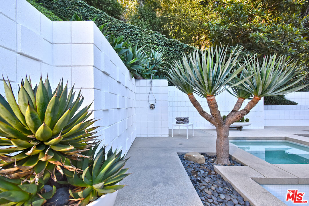 3433 Shernoll Pl