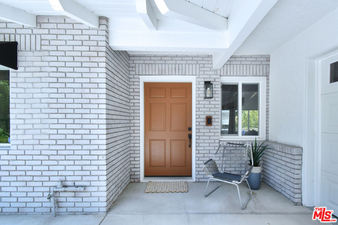 3483 Woodcliff Rd