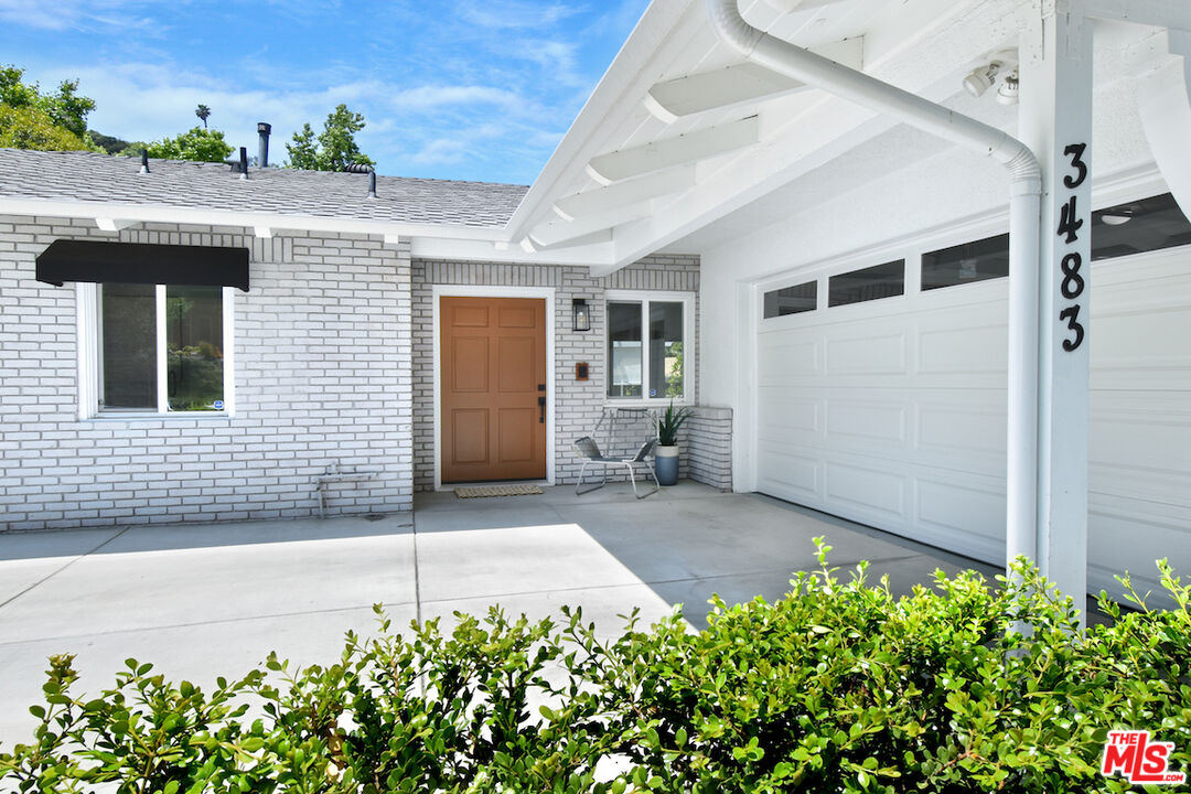3483 Woodcliff Rd