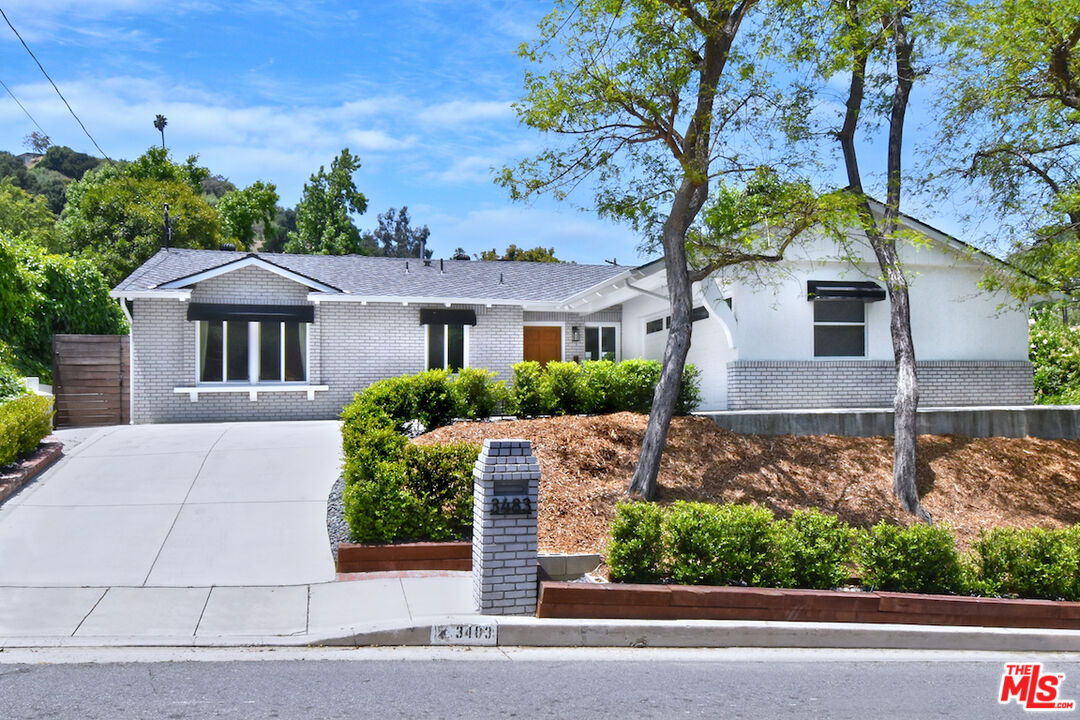 3483 Woodcliff Rd