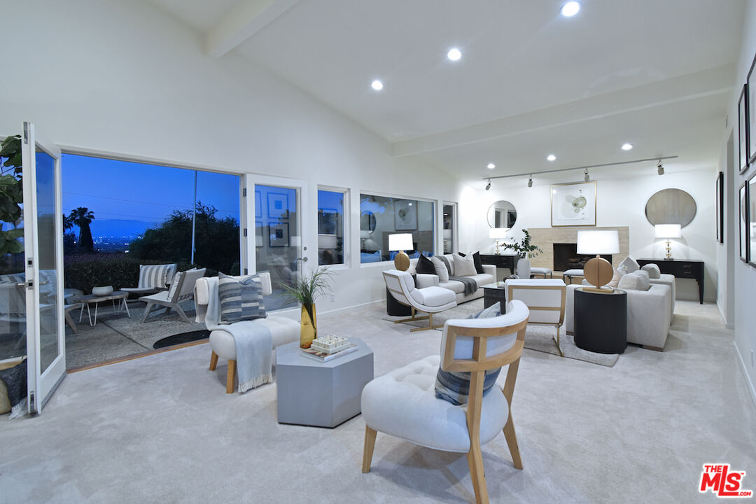 3865 Scadlock Ln