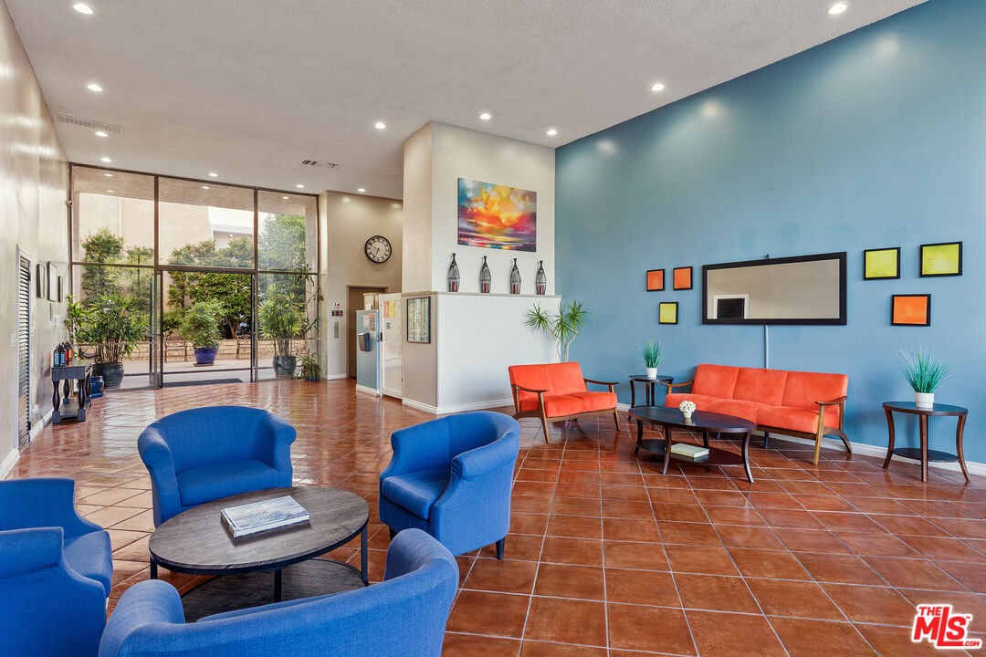 1401 Valley View Rd Unit: 126