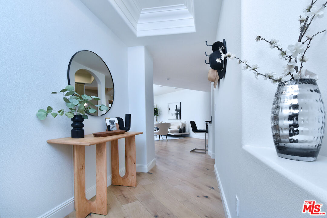 4202 Whitsett Ave Unit: 104