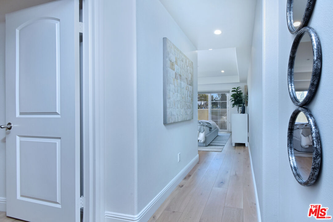 4202 Whitsett Ave Unit: 104