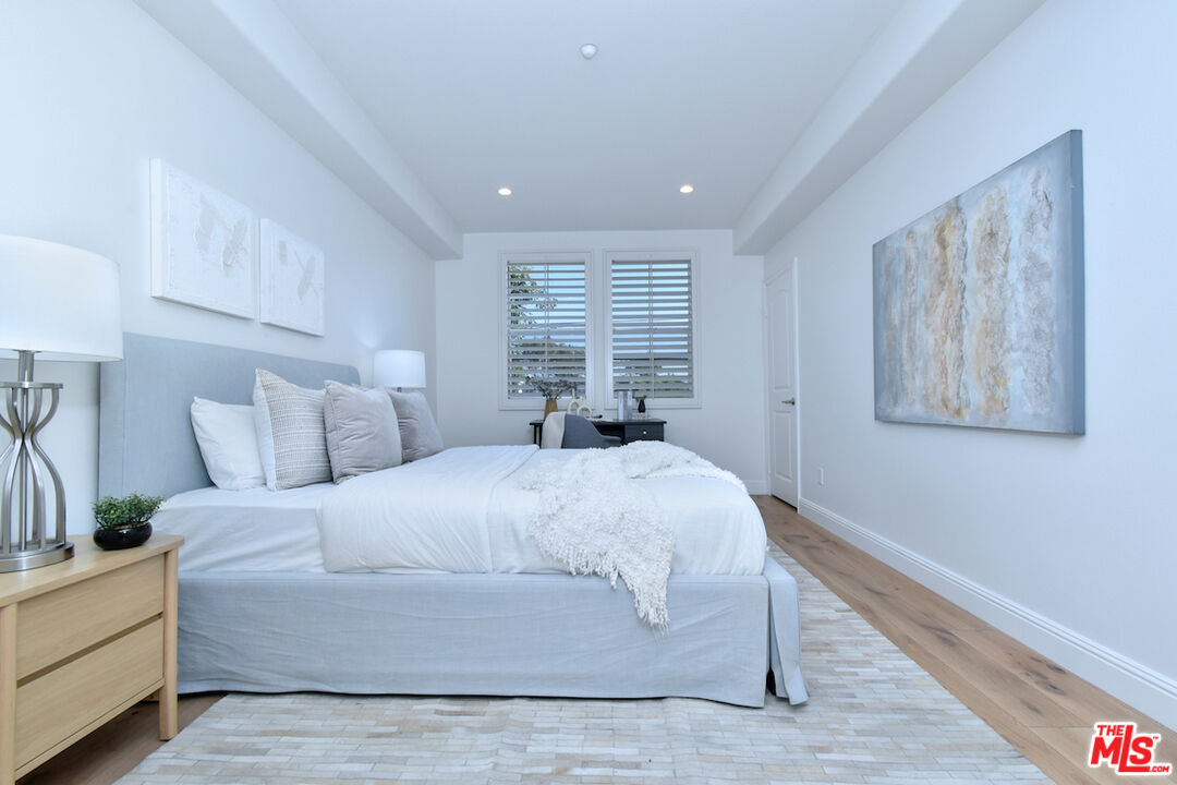 4202 Whitsett Ave Unit: 104