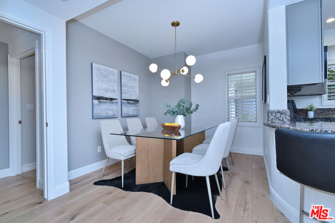 4202 Whitsett Ave Unit: 104