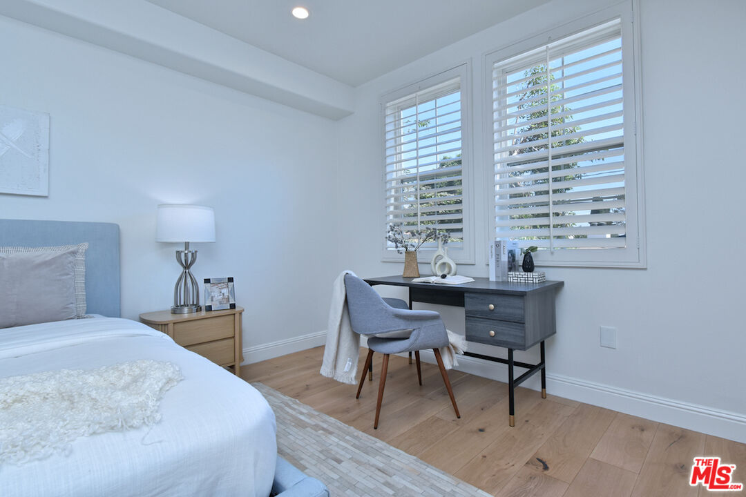 4202 Whitsett Ave Unit: 104