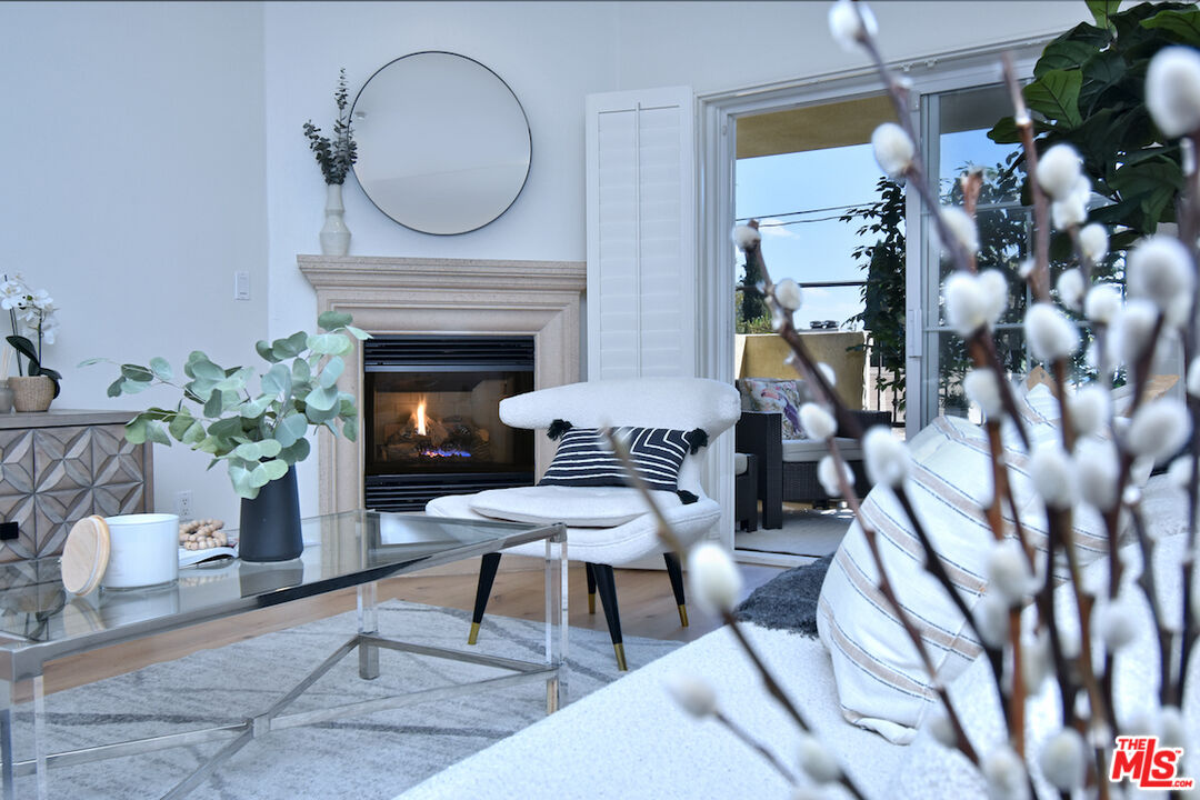 4202 Whitsett Ave Unit: 104