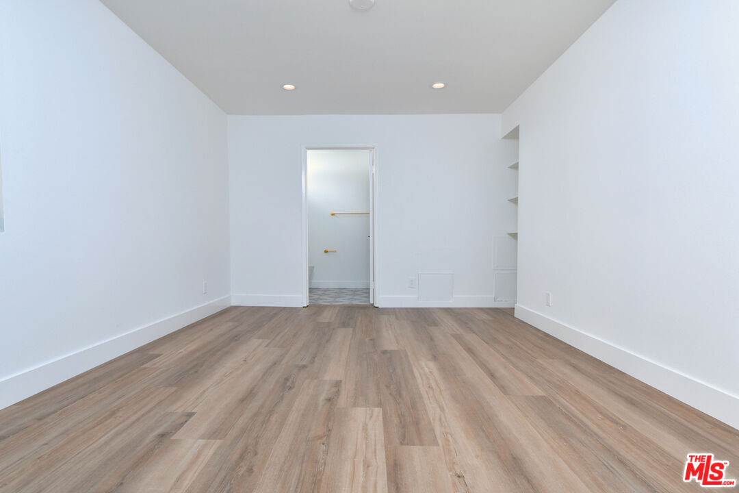 4543 Coldwater Canyon Ave Unit: 5