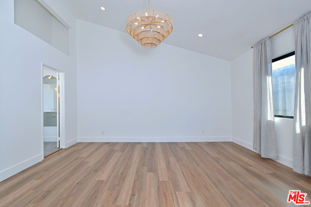 4543 Coldwater Canyon Ave Unit: 5