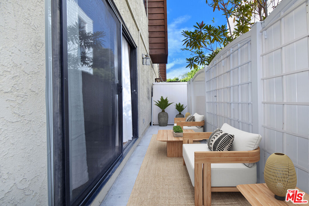 4543 Coldwater Canyon Ave Unit: 5