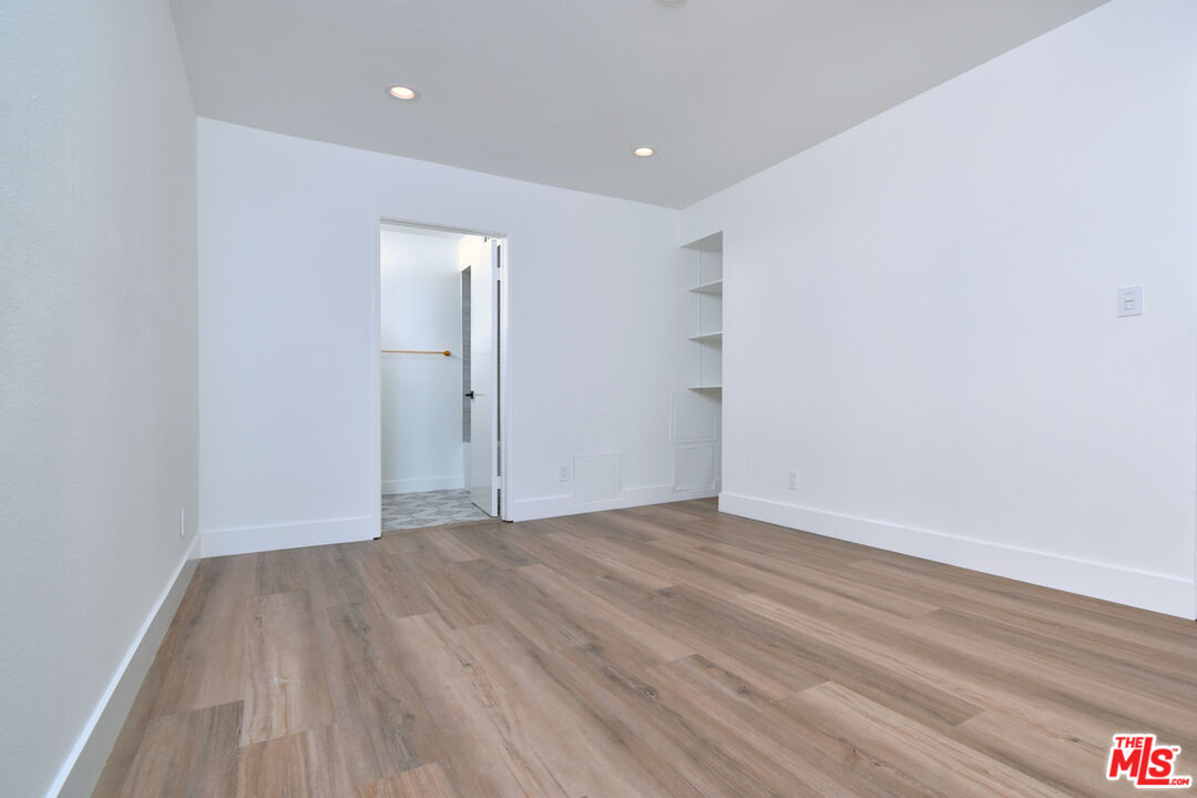 4543 Coldwater Canyon Ave Unit: 5