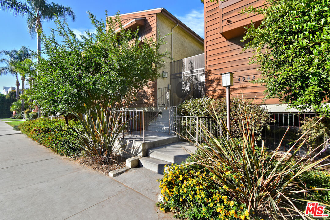 4543 Coldwater Canyon Ave Unit: 5