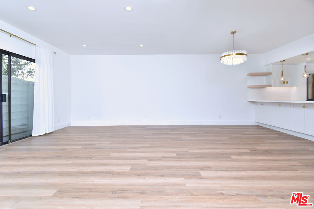 4543 Coldwater Canyon Ave Unit: 5