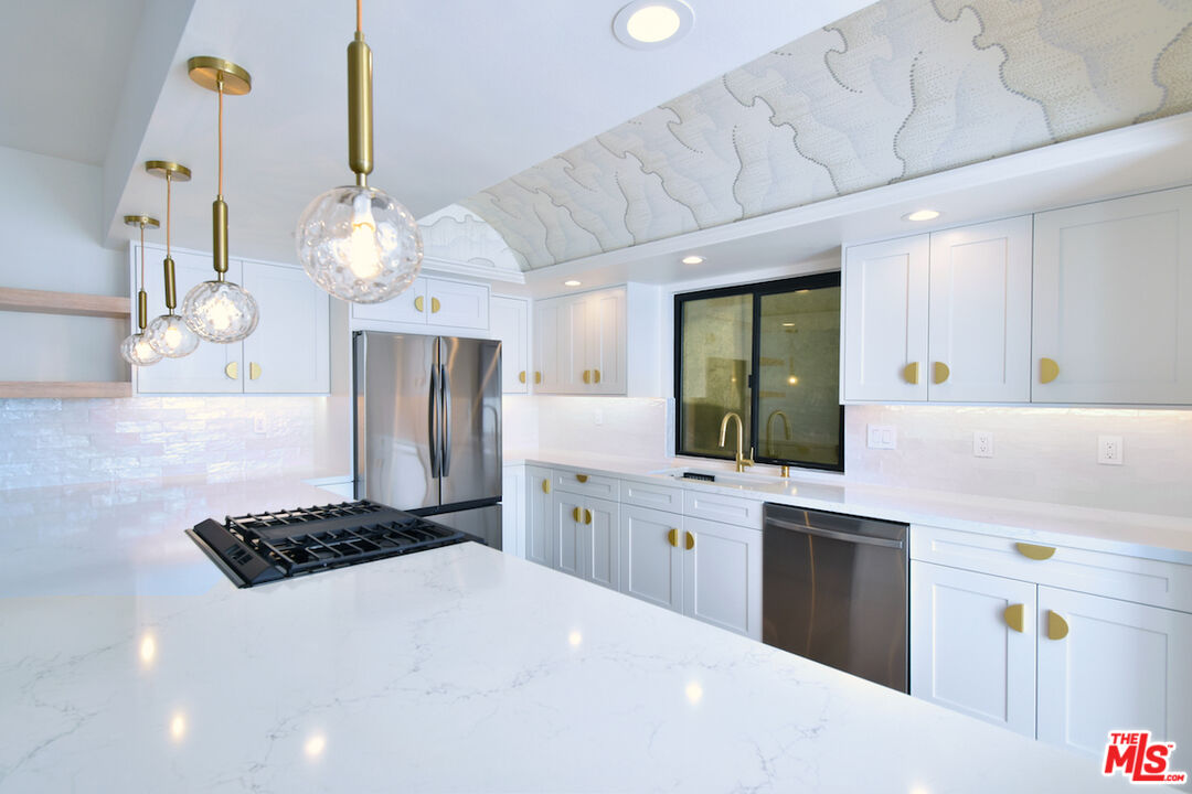 4543 Coldwater Canyon Ave Unit: 5