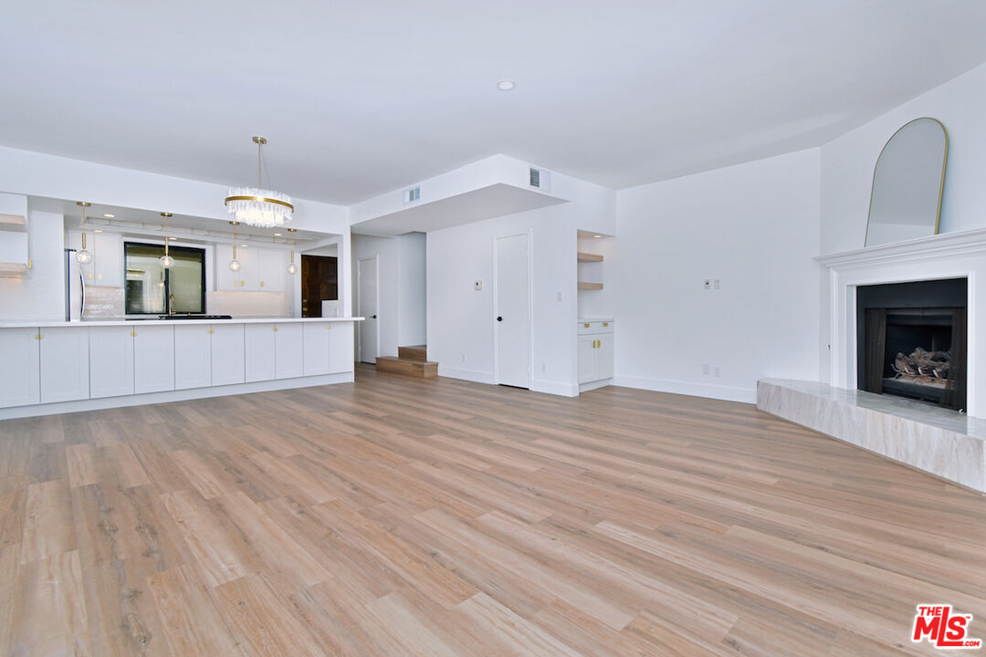 4543 Coldwater Canyon Ave Unit: 5