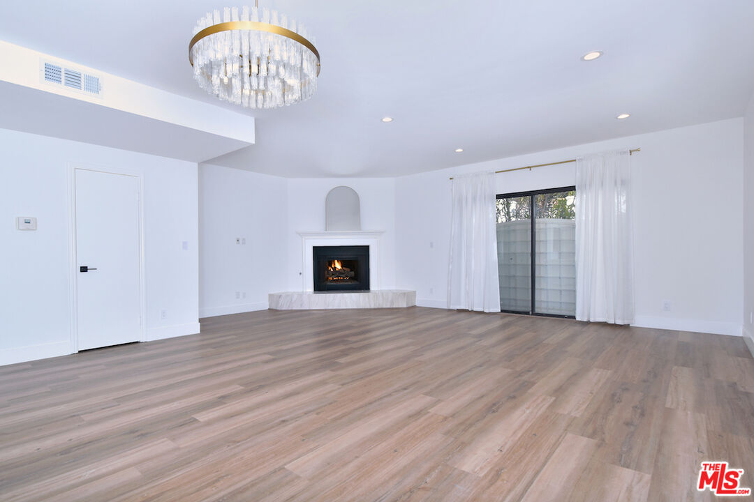 4543 Coldwater Canyon Ave Unit: 5