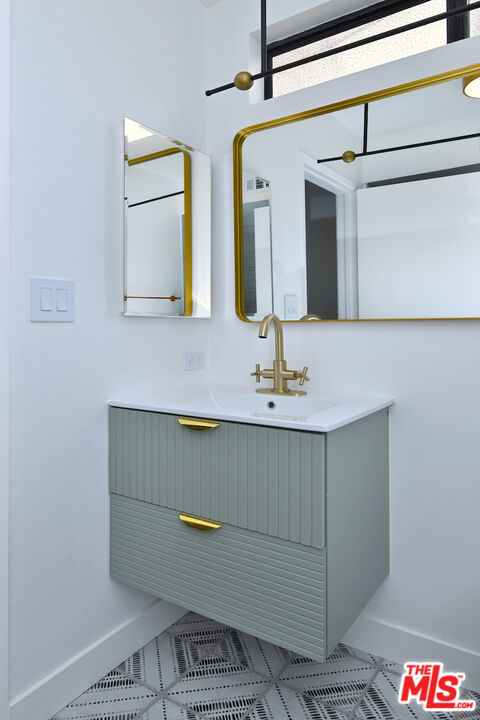 4543 Coldwater Canyon Ave Unit: 5