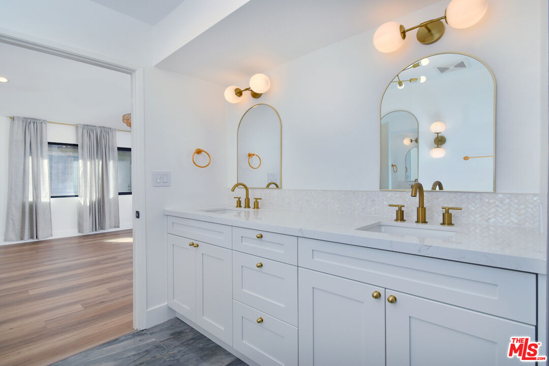 4543 Coldwater Canyon Ave Unit: 5