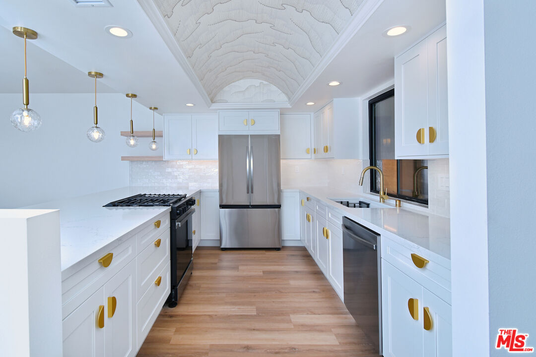 4543 Coldwater Canyon Ave Unit: 5