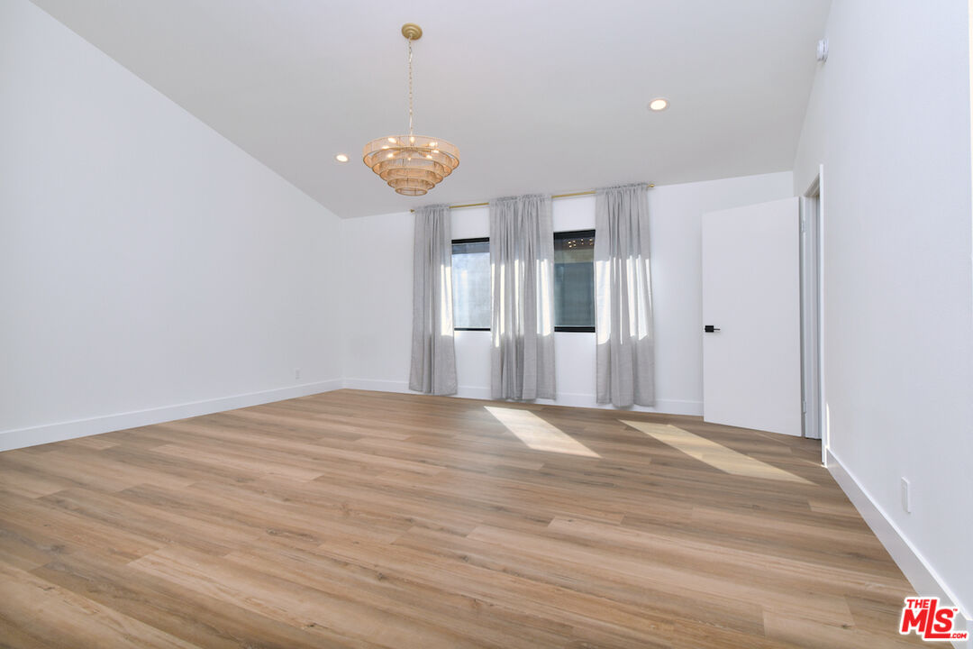 4543 Coldwater Canyon Ave Unit: 5