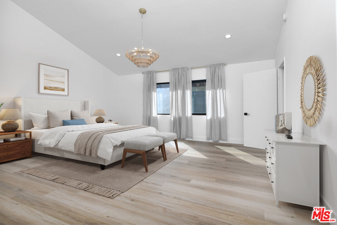 4543 Coldwater Canyon Ave Unit: 5