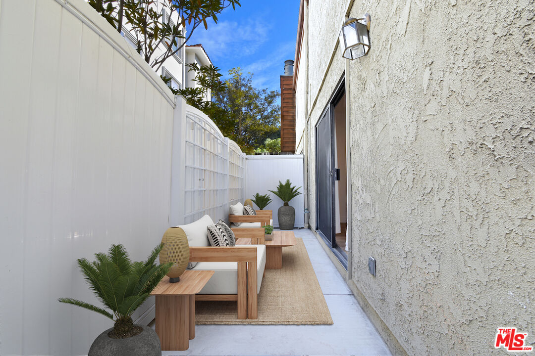 4543 Coldwater Canyon Ave Unit: 5