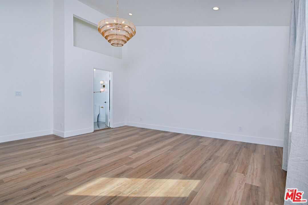 4543 Coldwater Canyon Ave Unit: 5