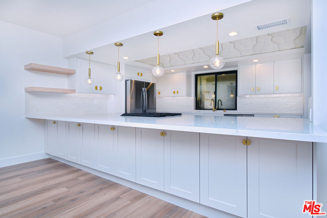 4543 Coldwater Canyon Ave Unit: 5