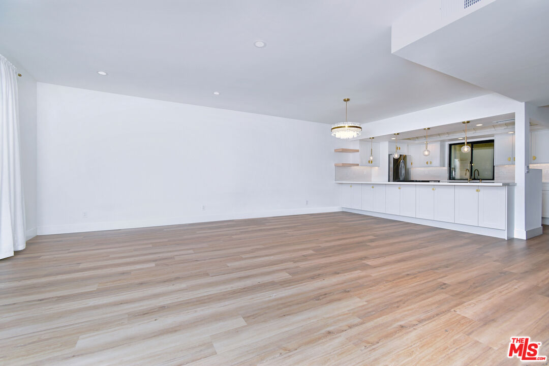 4543 Coldwater Canyon Ave Unit: 5