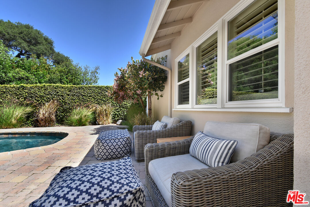 3853 Stone Canyon Ave