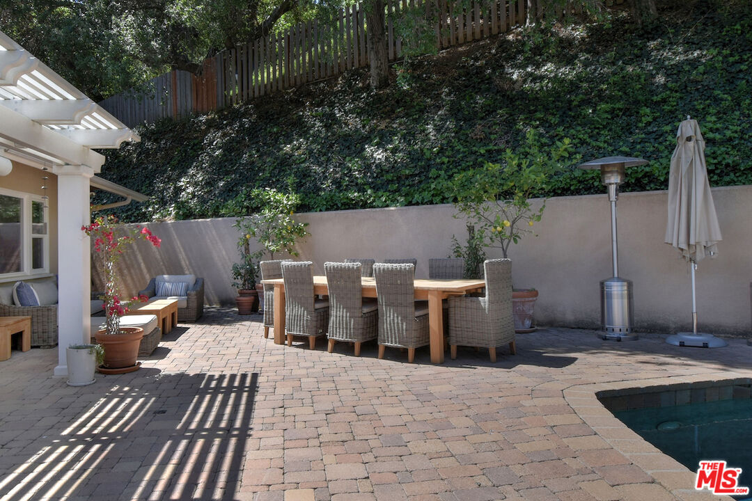 3853 Stone Canyon Ave