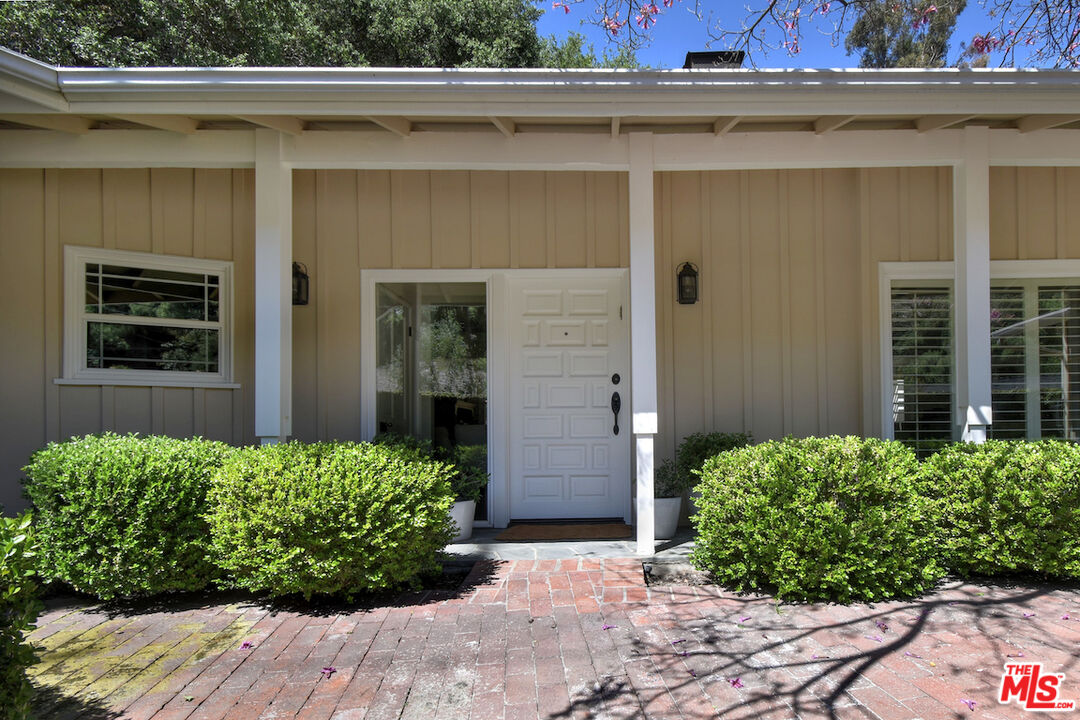 3853 Stone Canyon Ave