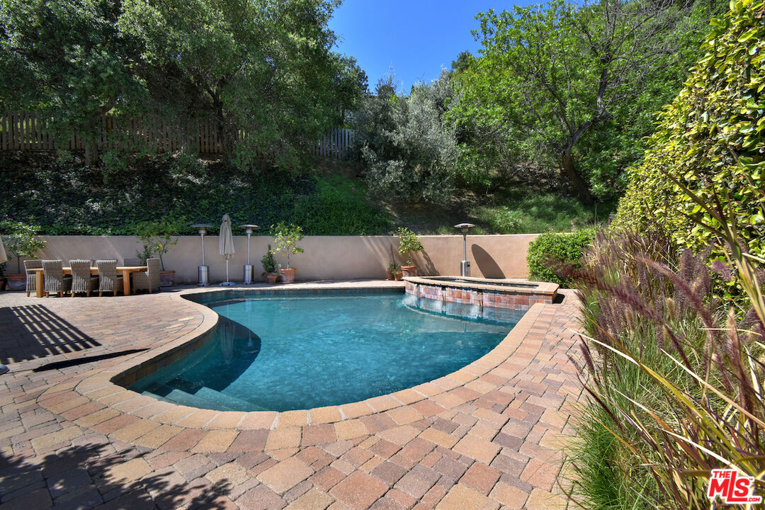 3853 Stone Canyon Ave