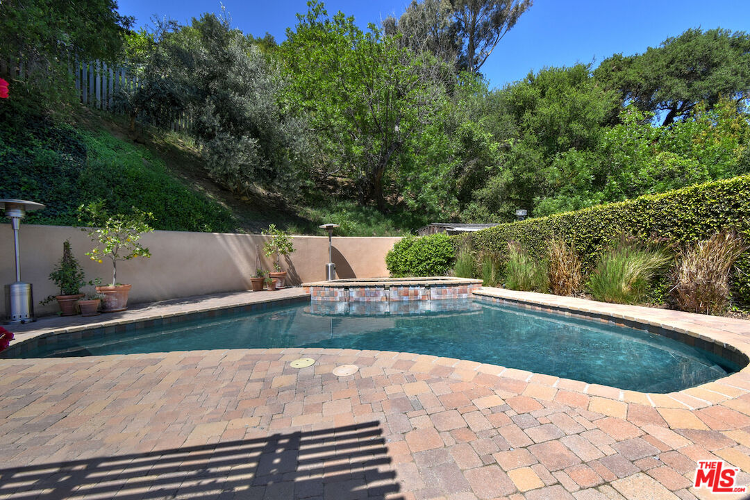 3853 Stone Canyon Ave