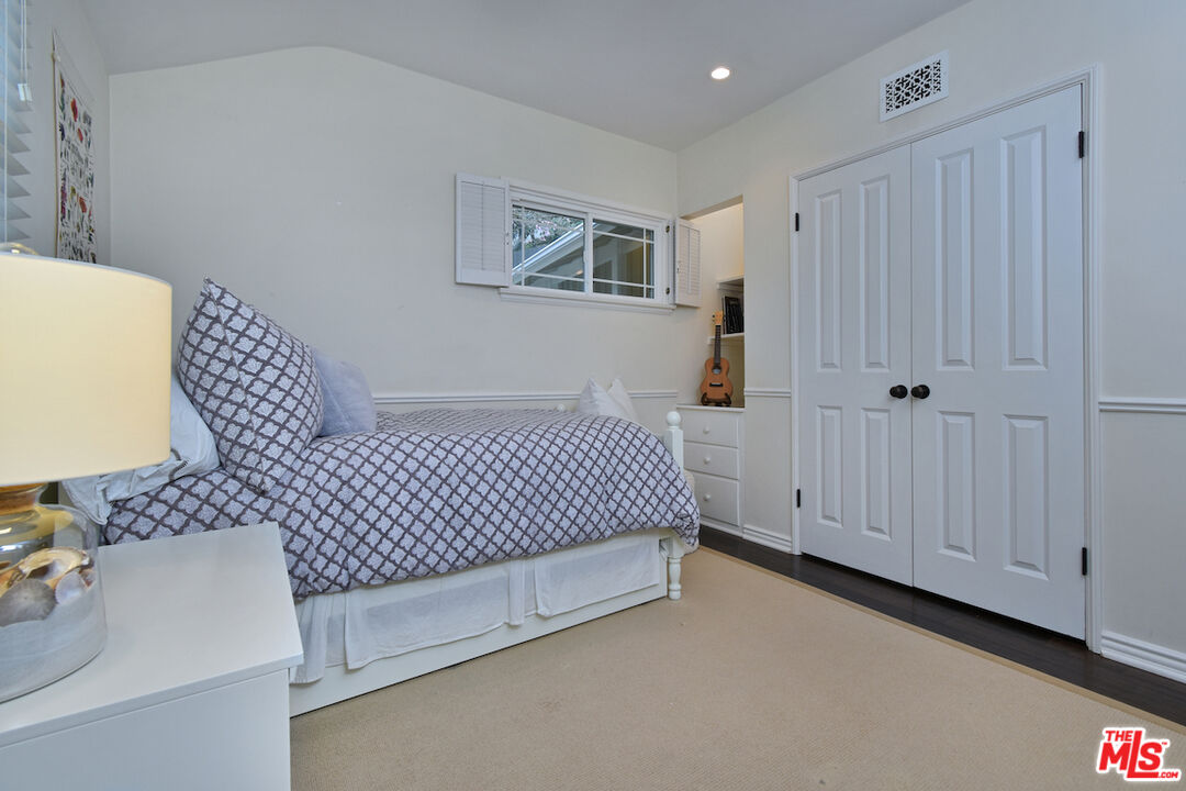 3853 Stone Canyon Ave