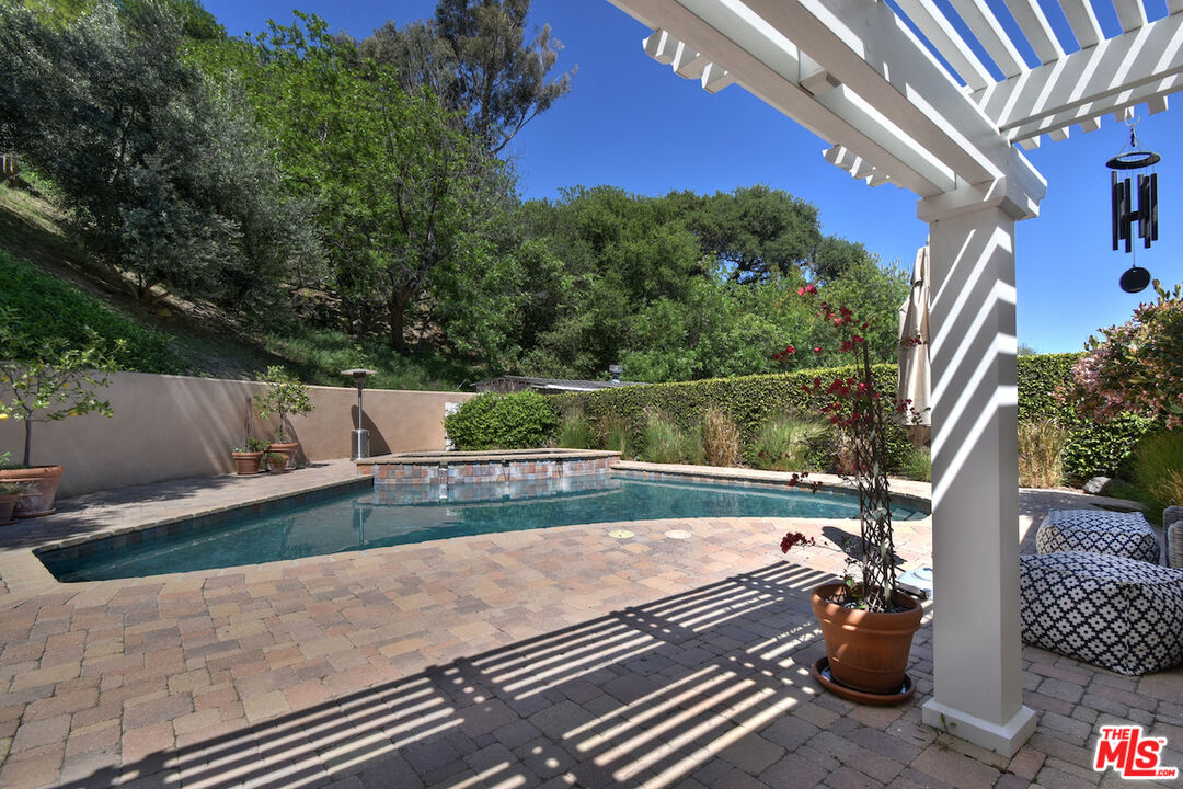 3853 Stone Canyon Ave