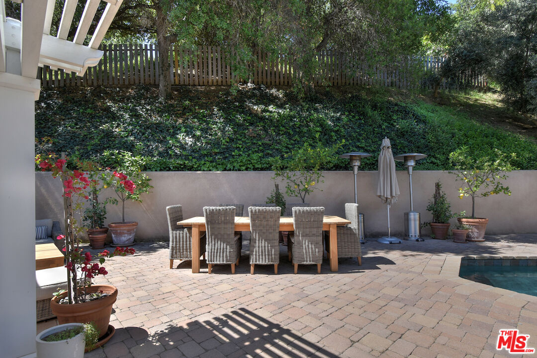 3853 Stone Canyon Ave