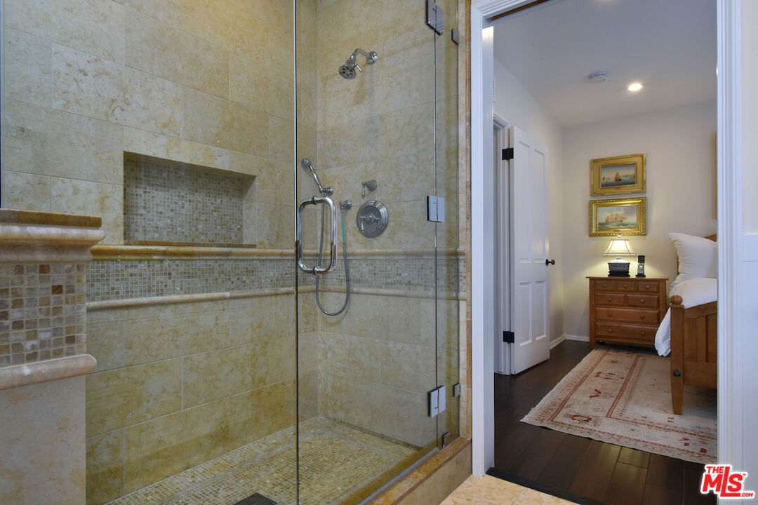 3853 Stone Canyon Ave