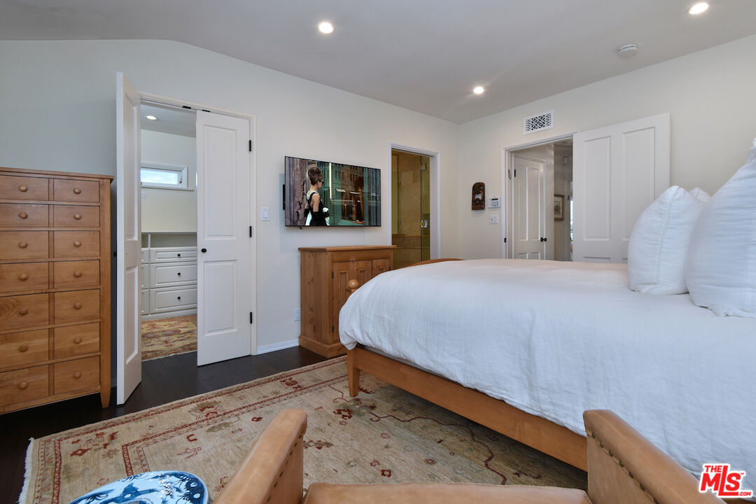 3853 Stone Canyon Ave