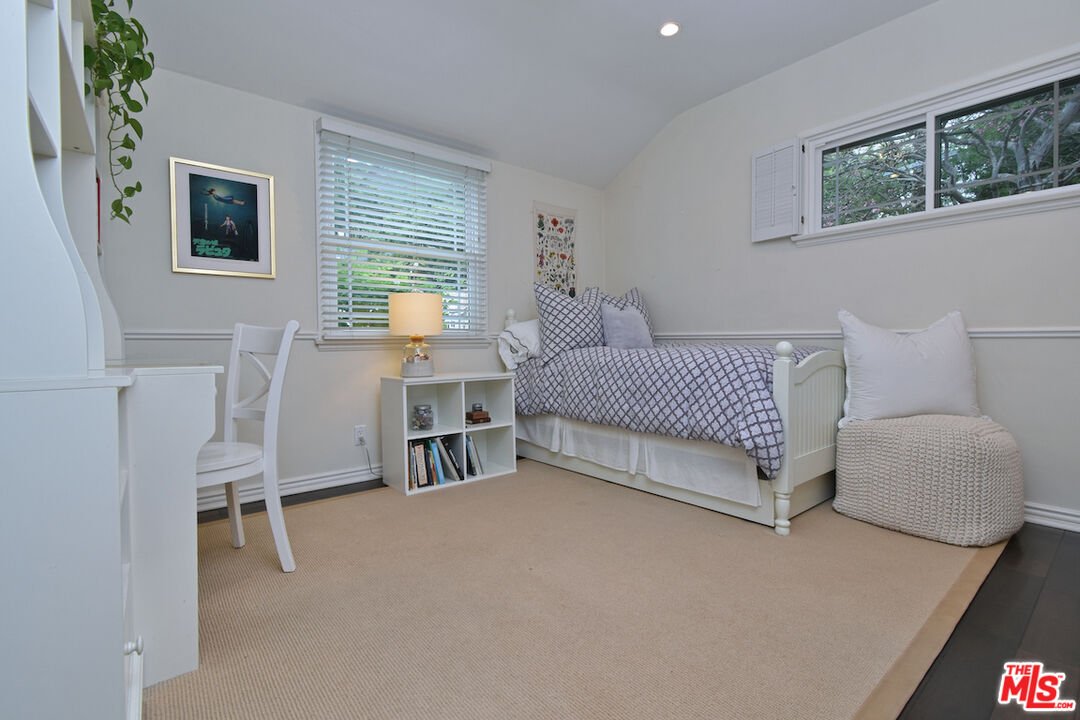 3853 Stone Canyon Ave