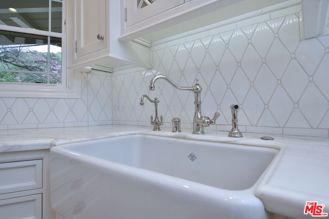 3853 Stone Canyon Ave