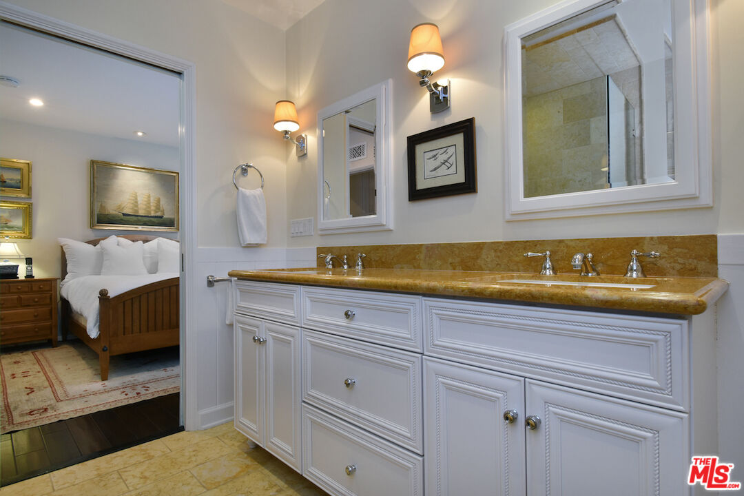 3853 Stone Canyon Ave