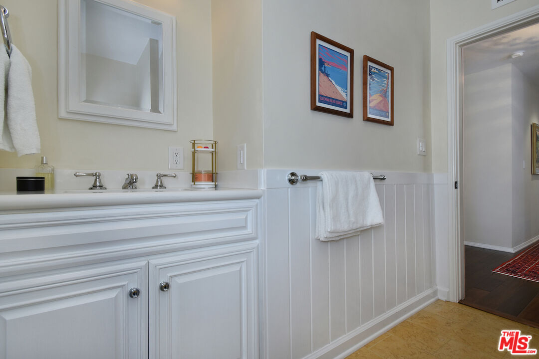 3853 Stone Canyon Ave