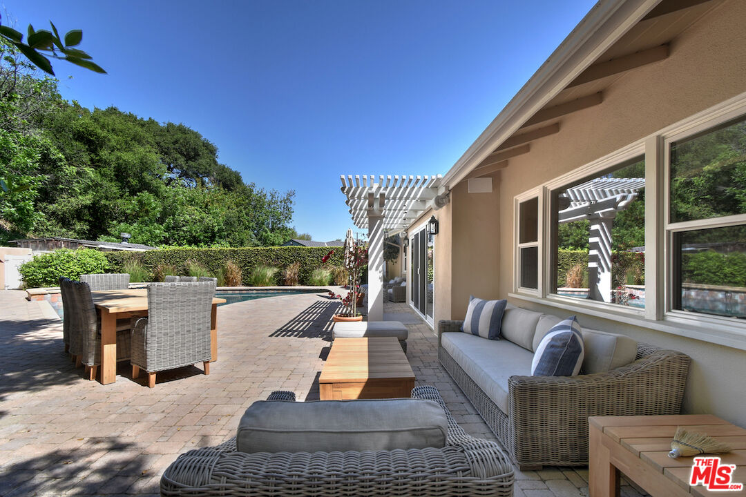 3853 Stone Canyon Ave