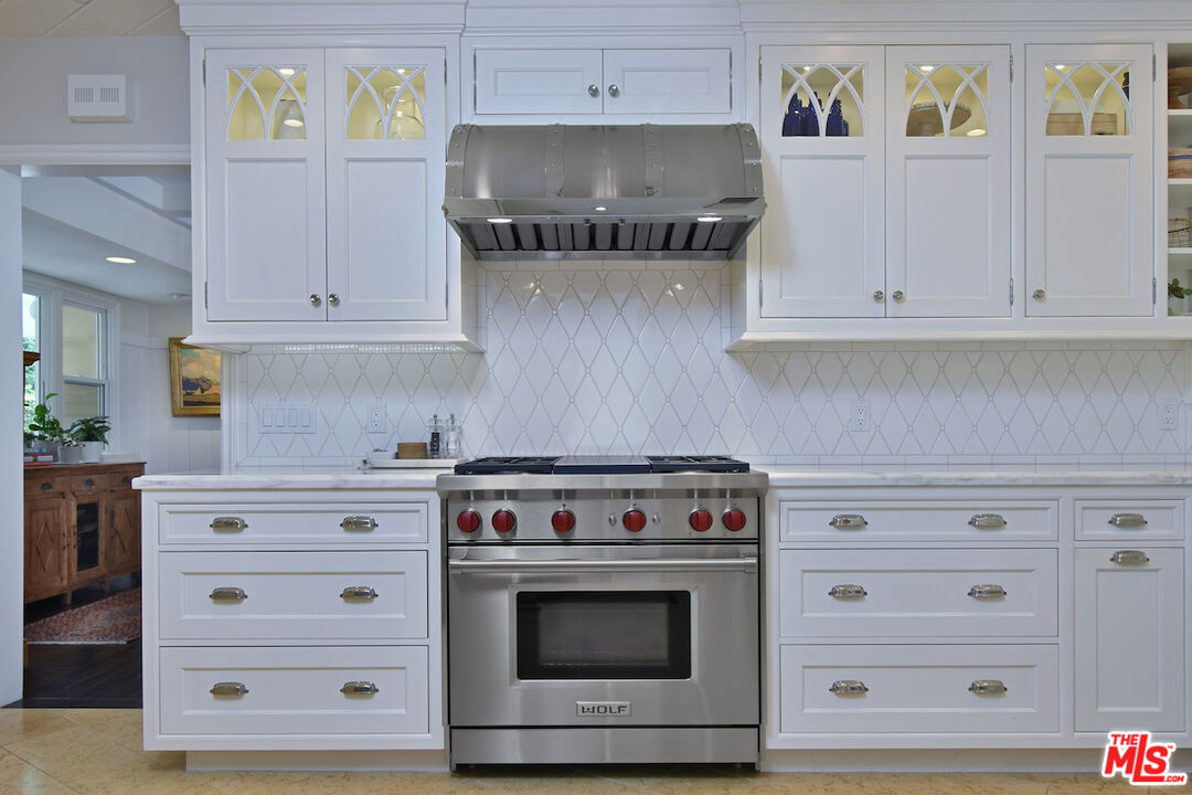 3853 Stone Canyon Ave