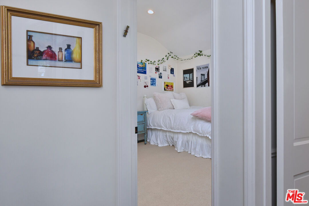 3853 Stone Canyon Ave